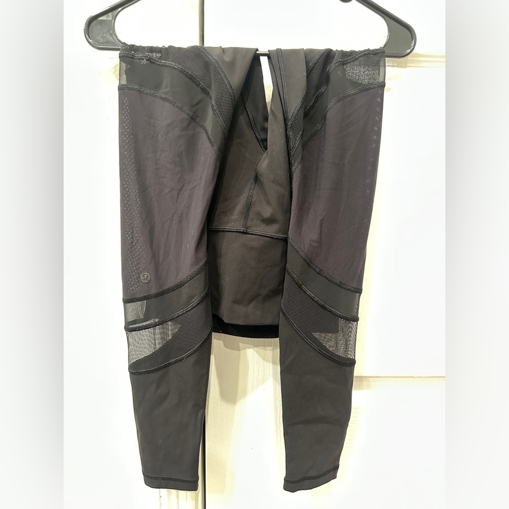 Lululemon Athletica Black Leggings with Mesh Accents